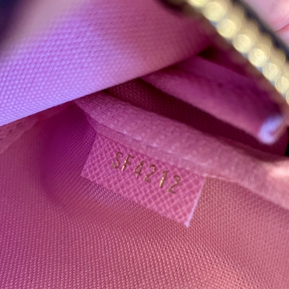 Authentic Louis Vuitton Mini Pochette Accessoires Christmas Vivienne Vendome - Picture 14 of 16